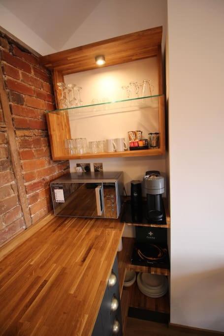 Apartment 6 At Number 8: City Centre, 1 Bedroom, Sofa Bed In Lounge Canterbury Luaran gambar