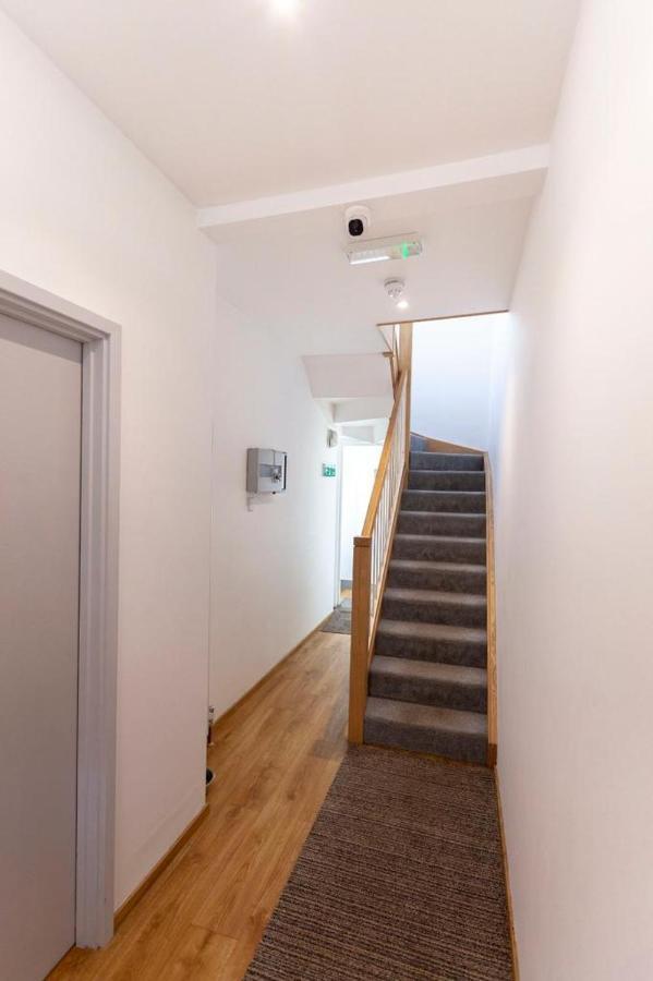 Apartment 6 At Number 8: City Centre, 1 Bedroom, Sofa Bed In Lounge Canterbury Luaran gambar